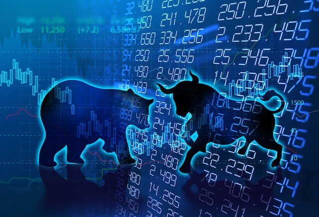 Rischi macro e valutazioni elevate spingono alla prudenza