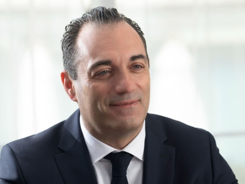Stellantis: il nuovo CEO dovrà stringere la cinghia, potendo guadagnare solo 24 milioni di dollari all'anno