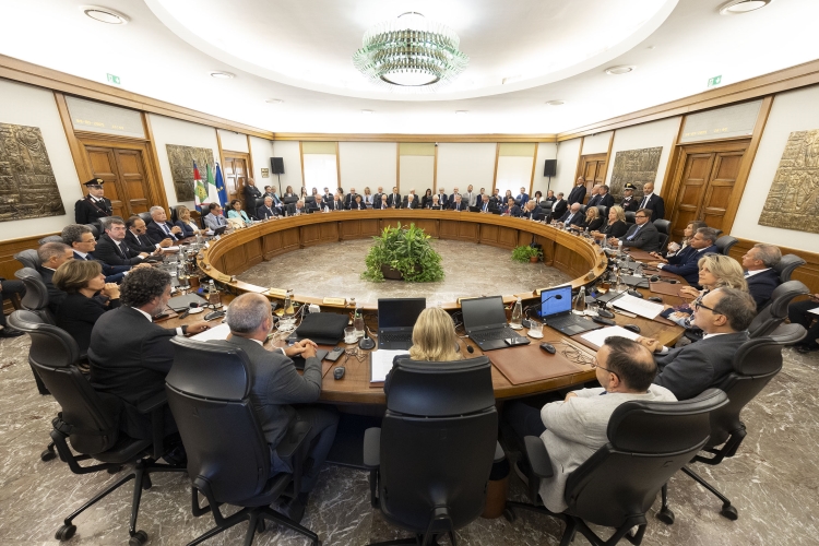 Mattarella al Csm: Serve trasparenza per superare le spaccature
