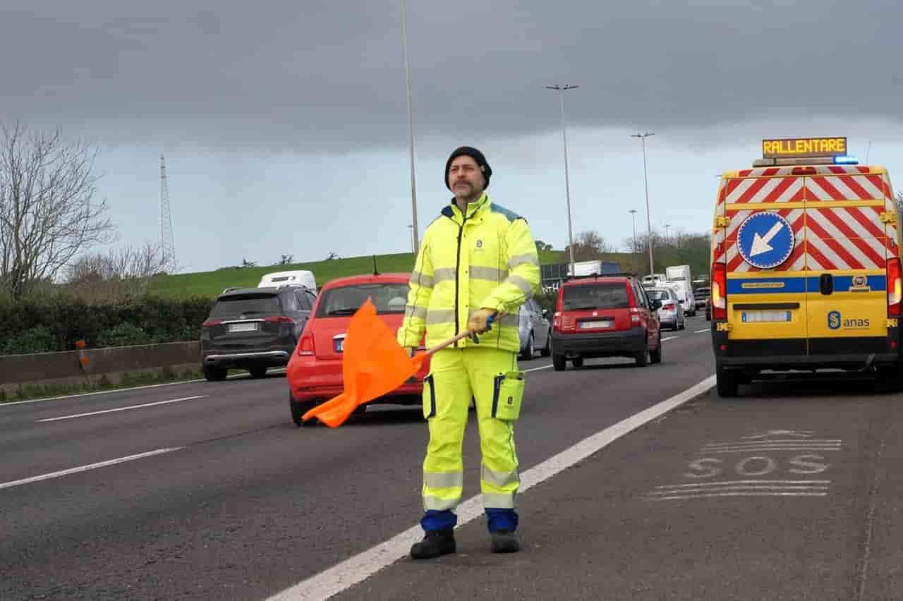 Esodo festività natalizie: previsti 3,5 milioni di veicoli in viaggio per le vacanze