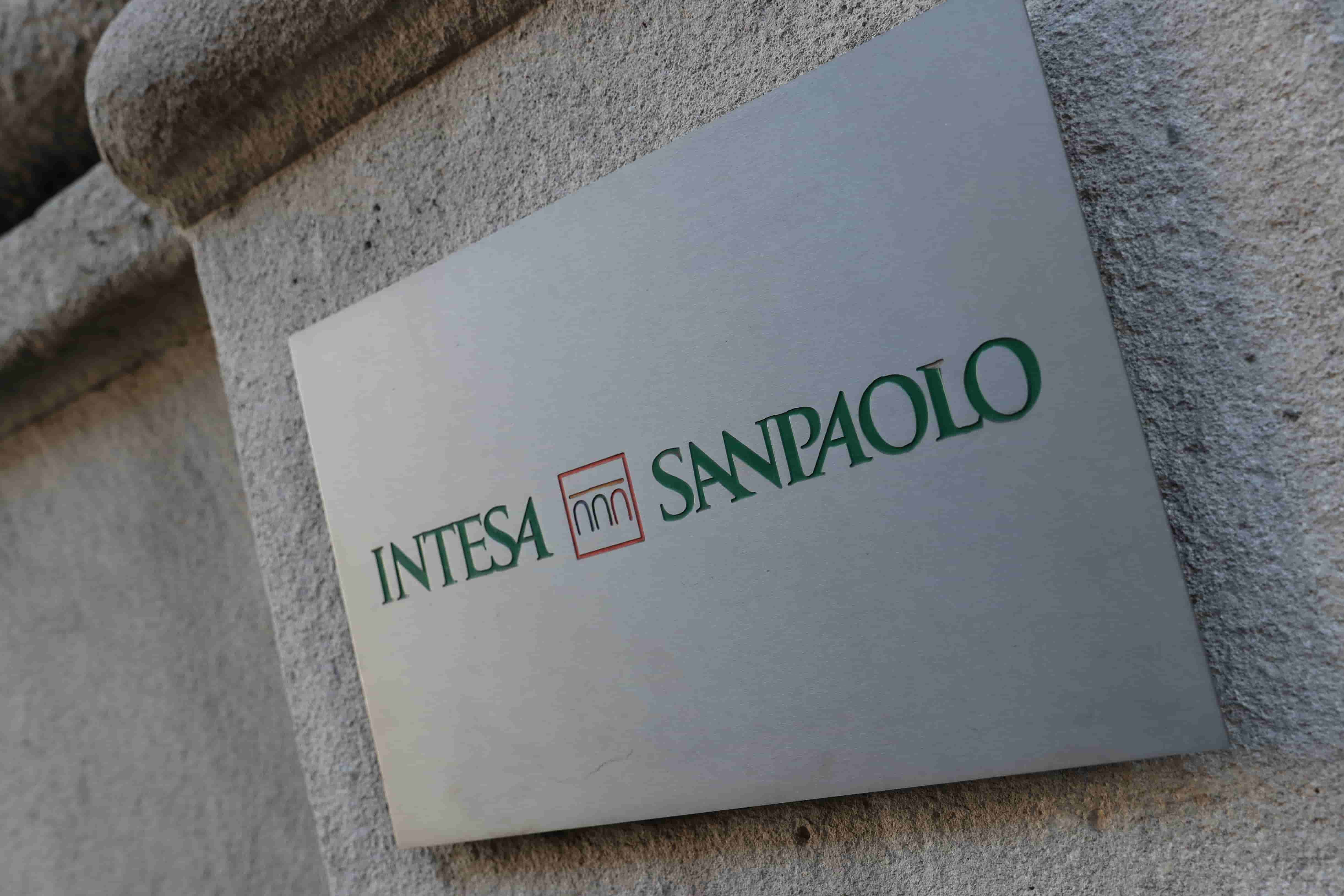 Intesa Sanpaolo sigla con sindacati protocollo per relazioni industriali
