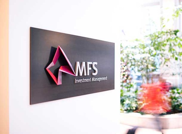 Toni restrittivi, decisione espansiva: la Fed accelera verso un taglio dei tassi a dicembre