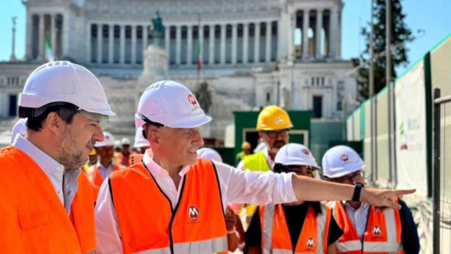 Il ministro Salvini in visita al cantiere della Metro C a Piazza Venezia