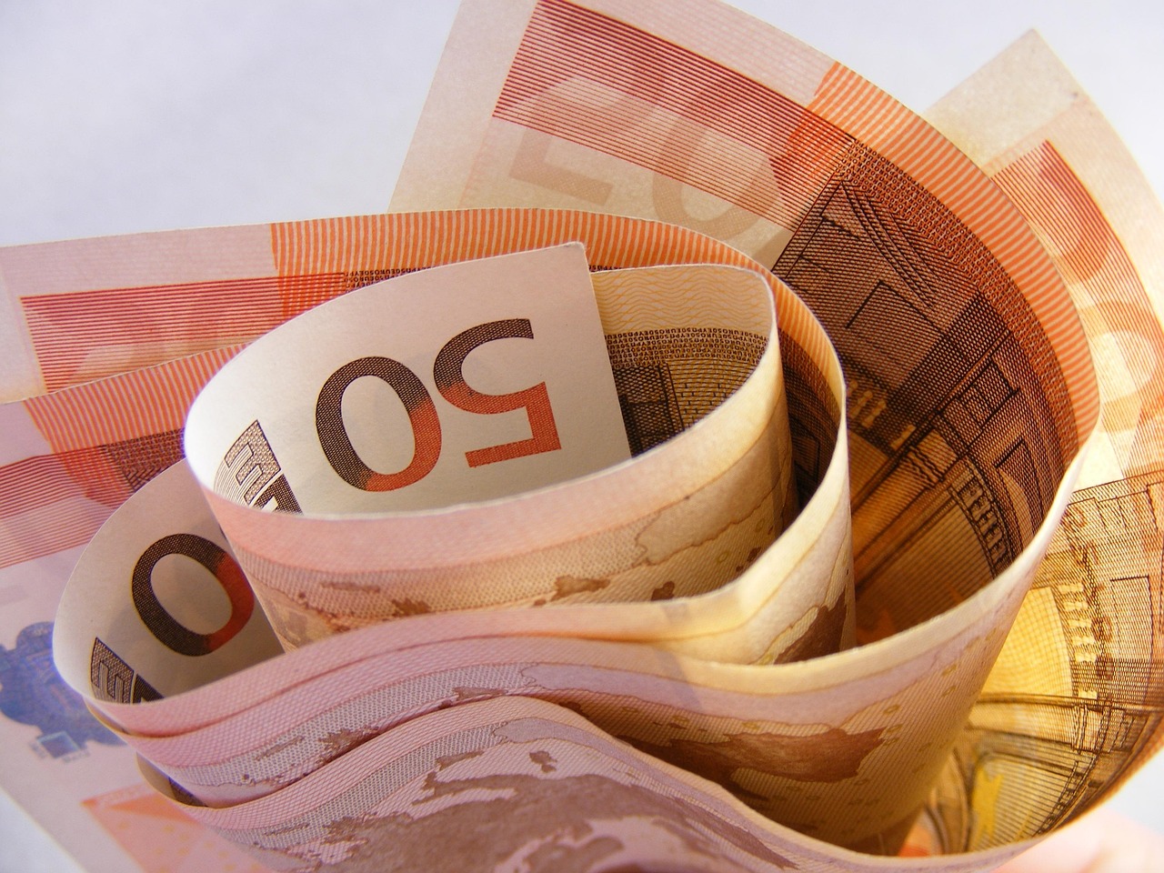 Pil: Confesercenti, incertezza dovuta ai dazi ha frenato l’economia
