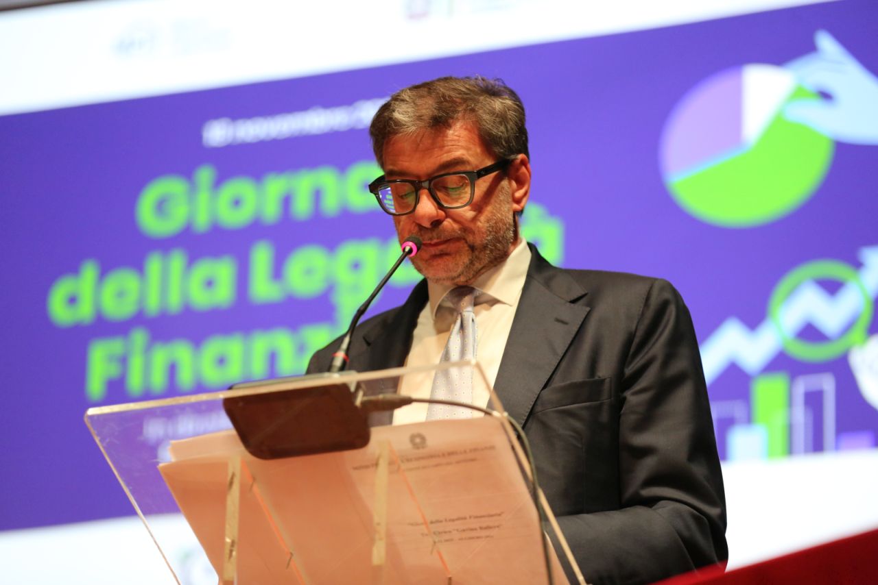 Giorgetti: educazione finanziaria strumento di libertà e difesa
