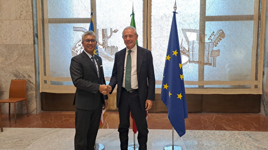 Italia-Malesia: Urso incontra Ministro Zafrul Aziz. Focus su investimenti, microelettronica e terre rare