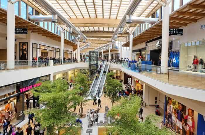 Fiducia dei consumatori in crescita, ma le imprese rallentano