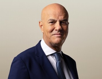 Claudio Descalzi (AD di ENI) incontra il Primo Ministro della Malesia Anwar Ibrahim