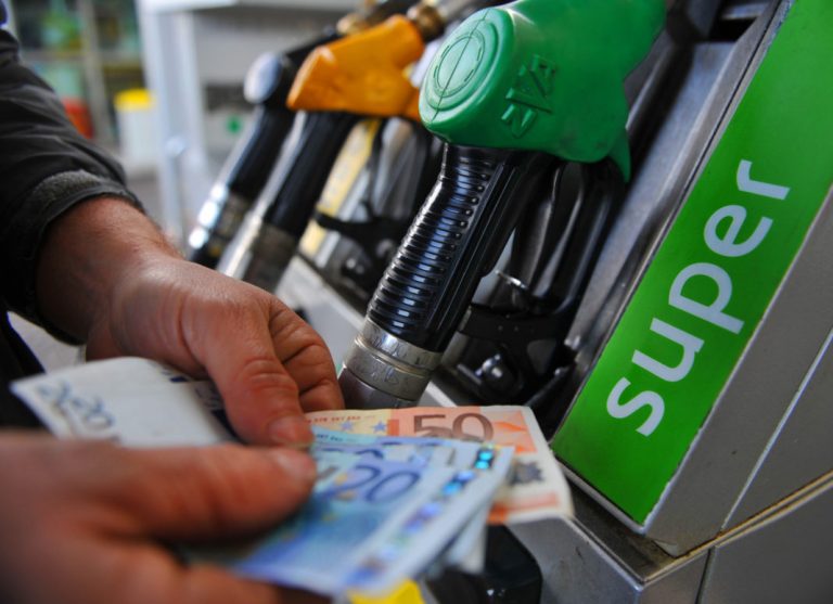 Benzina, Assoutenti: da mancato ribasso accise danno da oltre 370 mln di euro annui per automobilisti