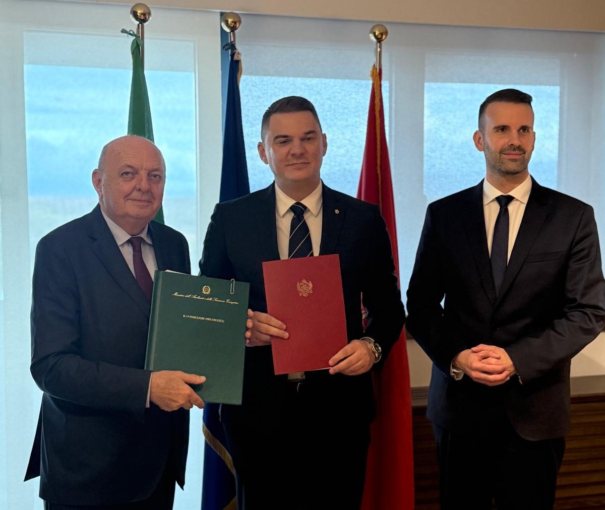 Energia: Firmato memorandum tra Italia e Montenegro