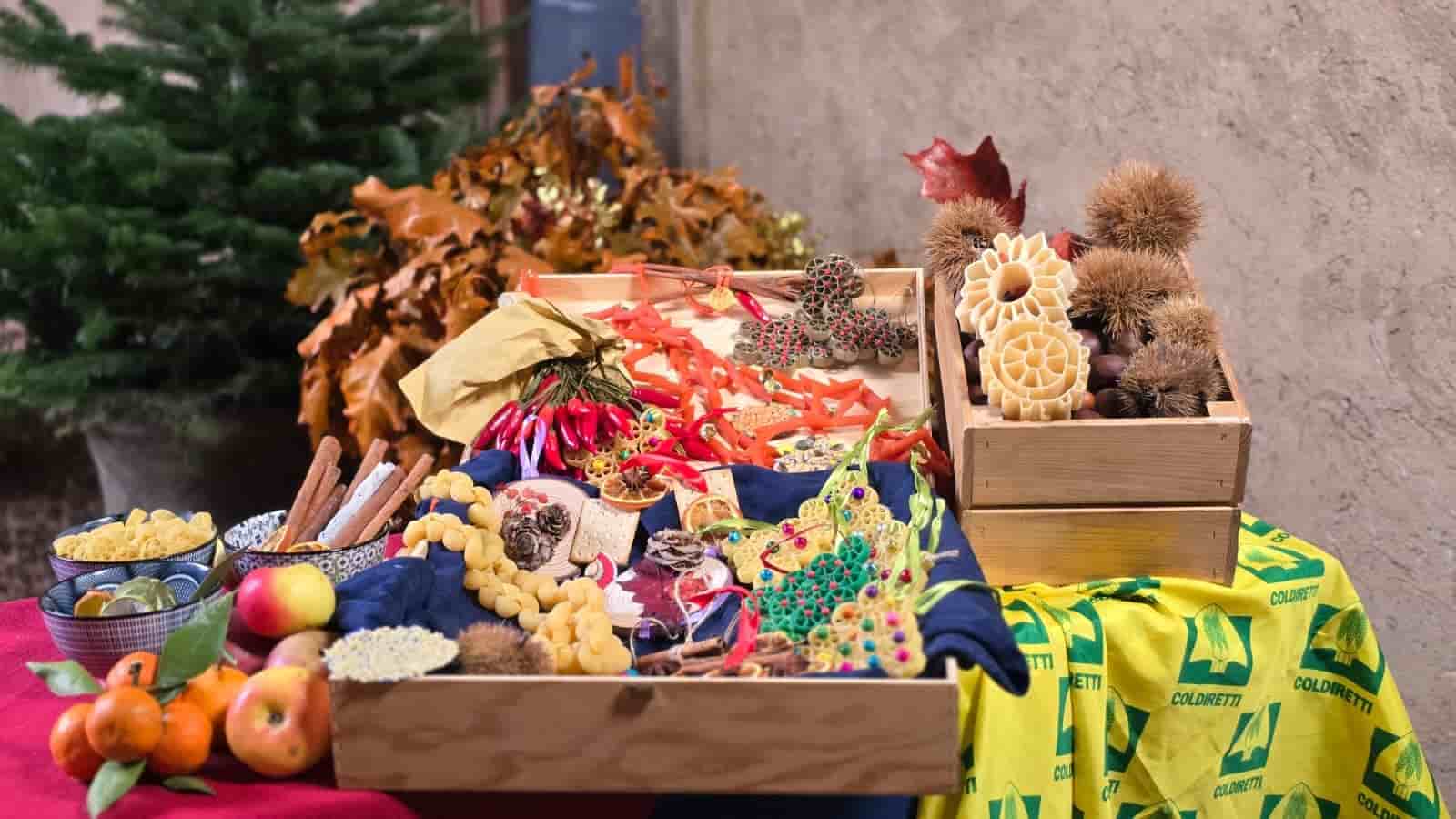 Natale 2025: 9,6 mld per i regali, boom cesti enogastronomici Made in Italy