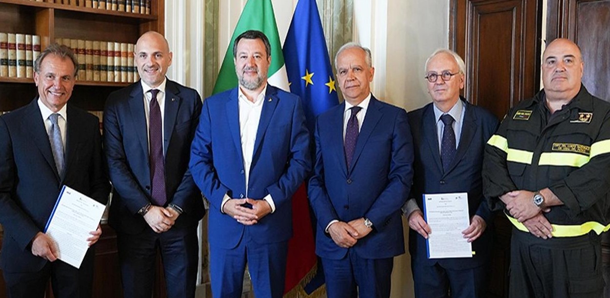 Firmato un protocollo d'intesa tra Dipartimento dei Vigili del fuoco e Autostrade dello Stato