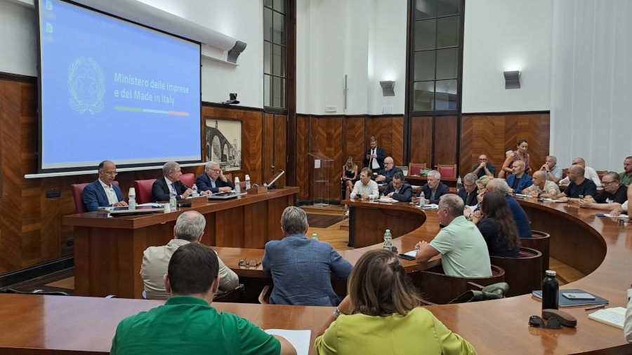 Iveco, Urso: “Vigileremo insieme perché ci siano importanti prospettive di sviluppo”