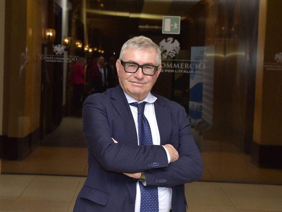 Mappa delle Bandiere Blu 2025: ecco dove il mare è davvero da sogno (e chi perde il titolo)