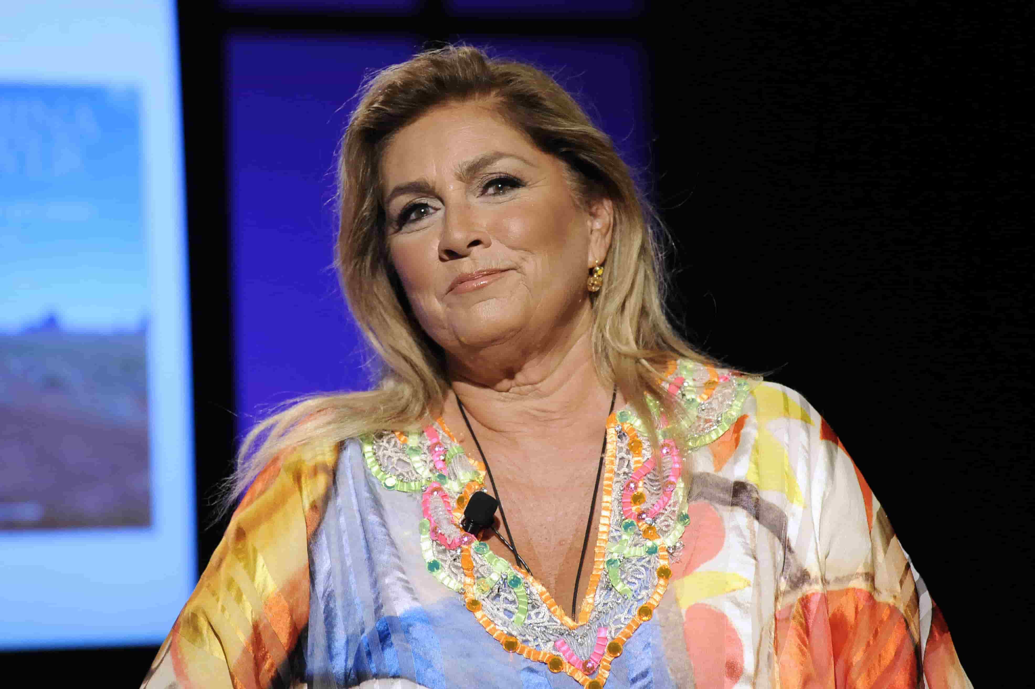 Senti nell’aria c’è già la nostra canzone che banalità…