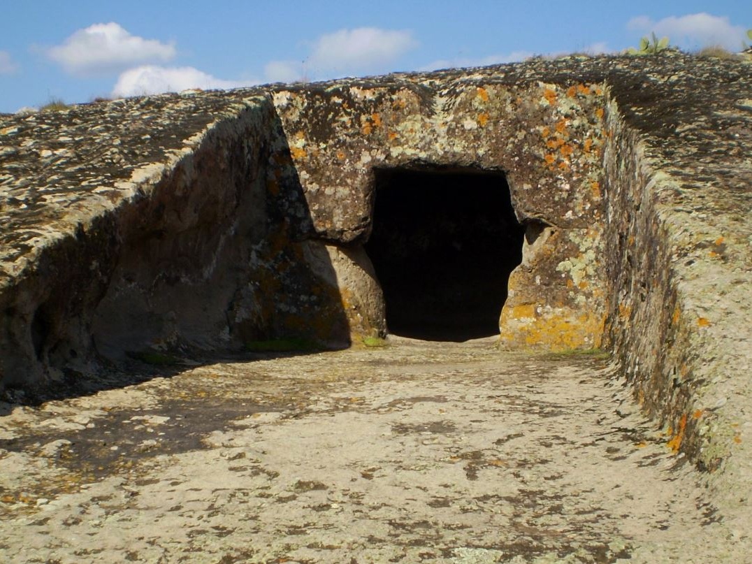 Viaggio nell'anima sotterranea della Sardegna, tra archeologia e leggenda
