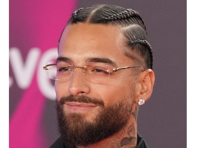 Biberon e decibel, Maluma bacchetta la fan