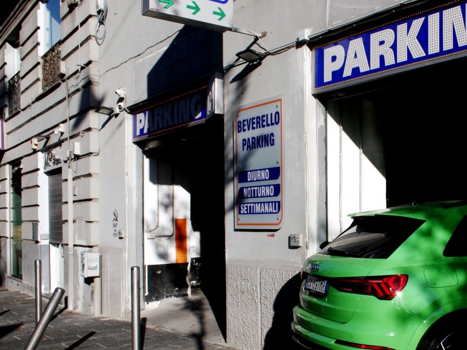 Box auto: Napoli la più cara per l'acquisto, Firenze per l'affitto. Sorprese dalla Ricerca Immobiliare.it Insights