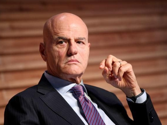 Eni alza la posta, trimestre oltre le attese