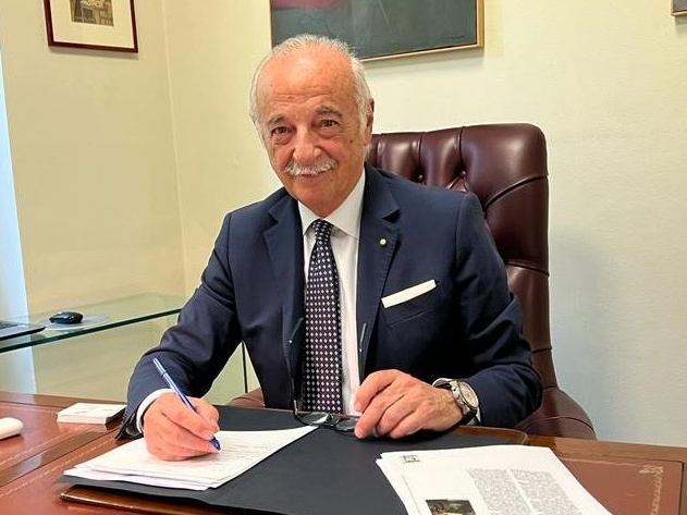 Giulio Felloni: “Contro l’ultra fast fashion servono regole e responsabilità per salvare il Made in Italy”