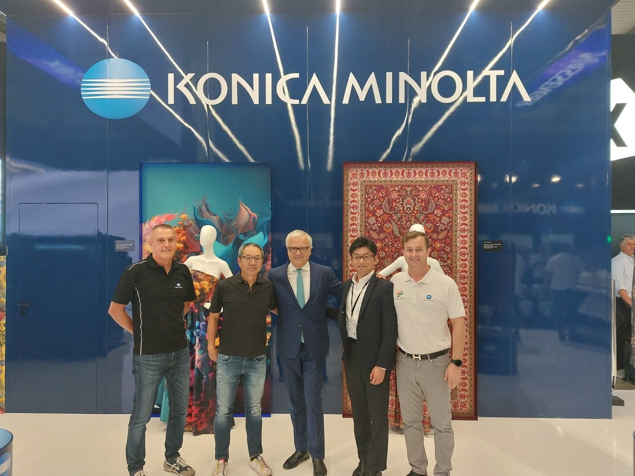 Gentili Mosconi e Konica Minolta insieme per la prima stampa digitale su acetato al mondo