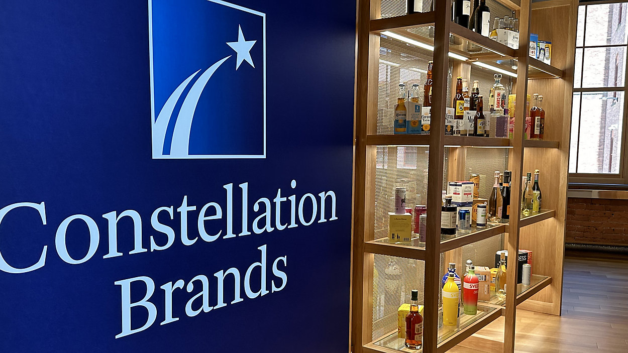 Le azioni di Constellation Brands crollano dopo il taglio delle prospettive di crescita