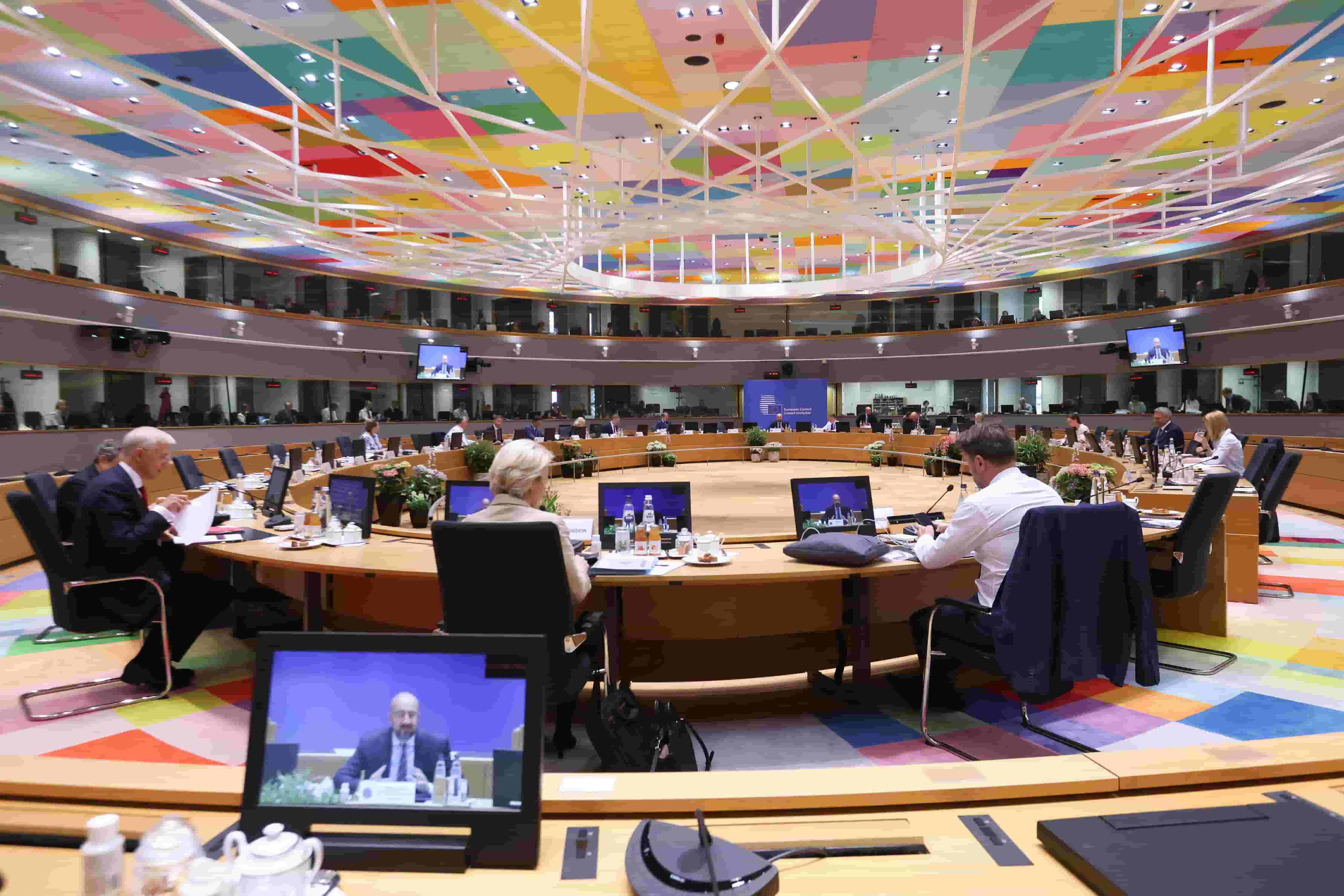 Italia verso la normalità fiscale europea con deficit in calo e spread ai minimi