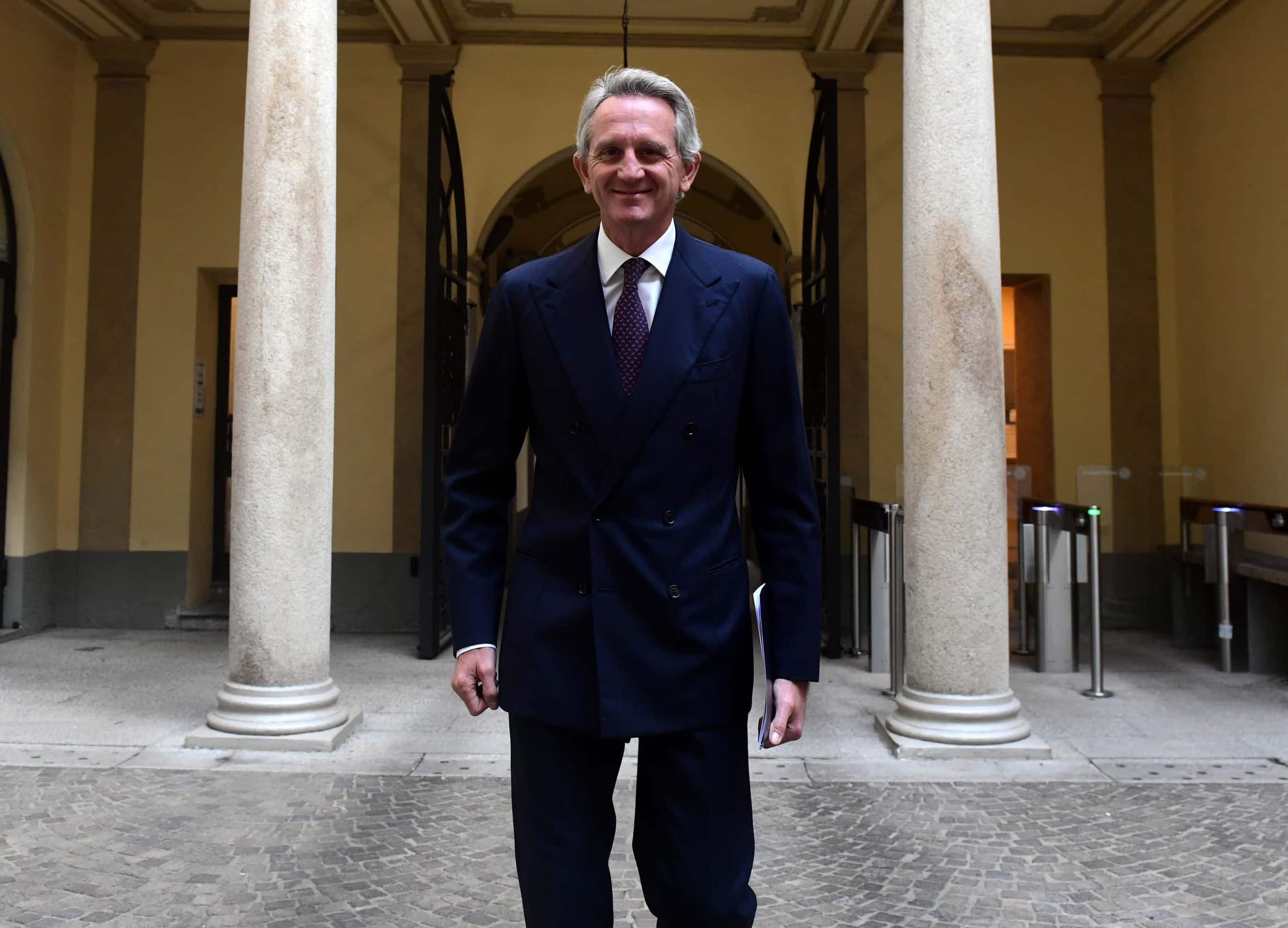 Mediobanca, l’assemblea del 16 giugno sarà un crocevia. Affluenza record e tensione alle stelle sull’Ops Banca Generali