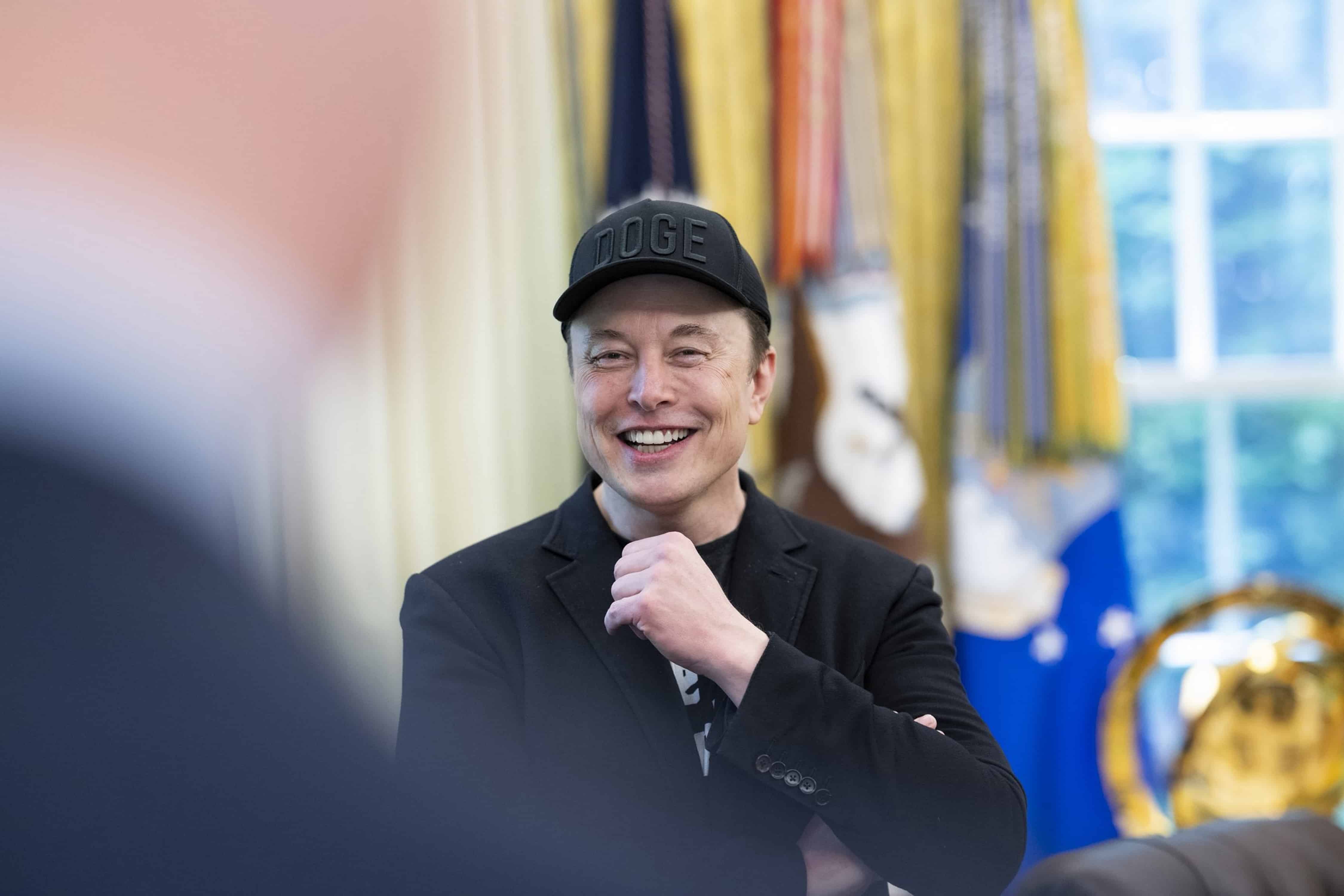 Tesla pronta a pagare un miliardo di dollari a Musk se raggiunge ambiziosi traguardi nei prossimi 10 anni