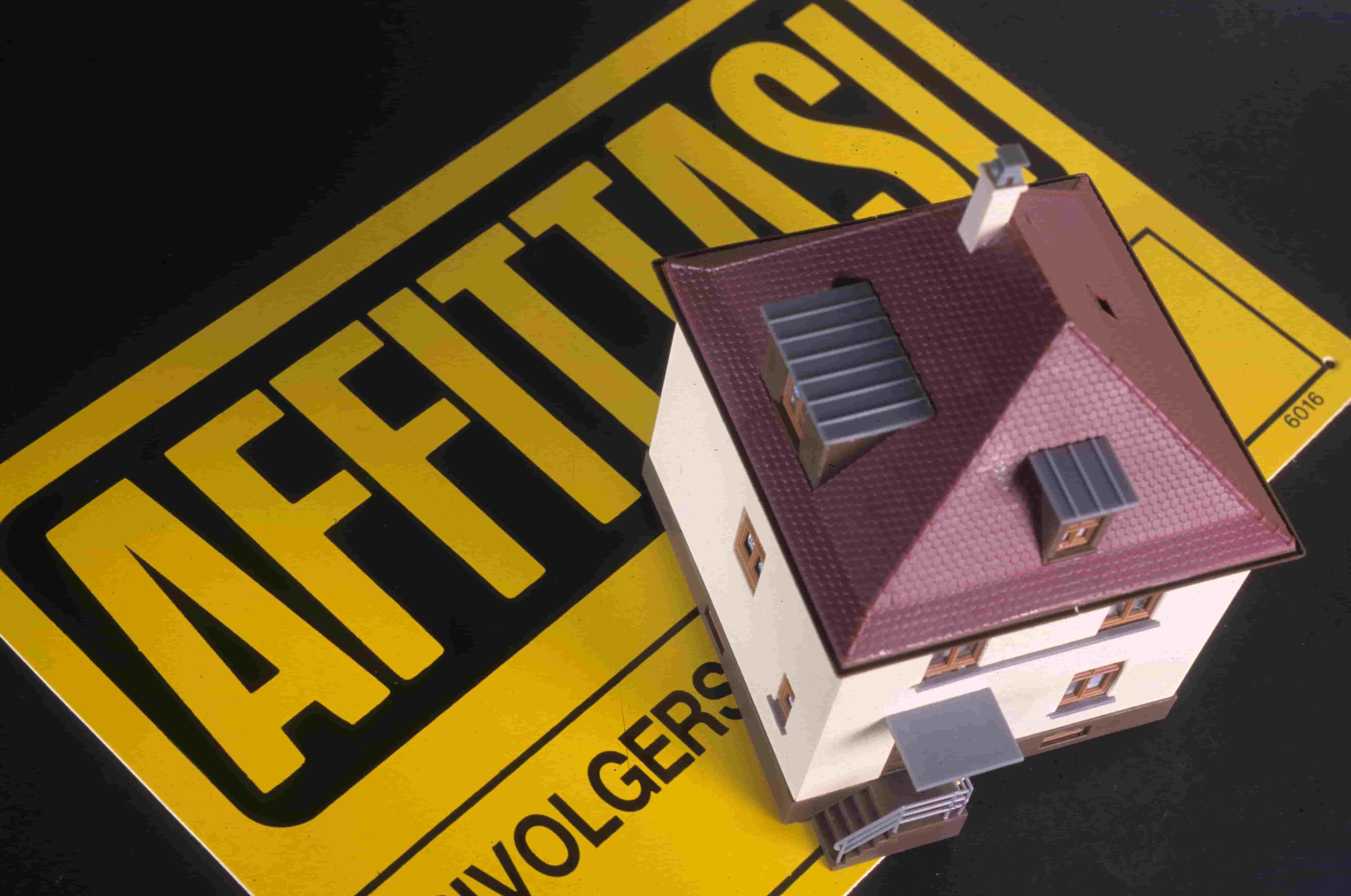 Affitti alle stelle mentre comprare casa pesa meno