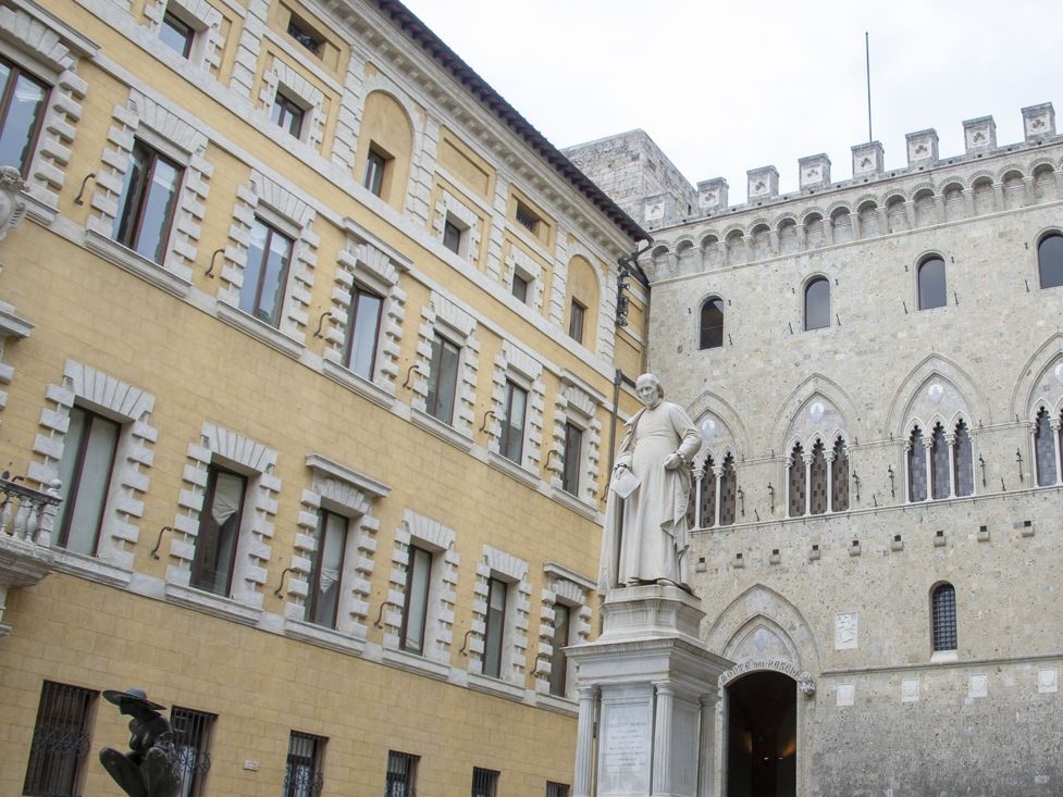 Indagine sulla vendita del 15% di MPS: Procura di Milano accende i riflettori su possibili condotte concertate