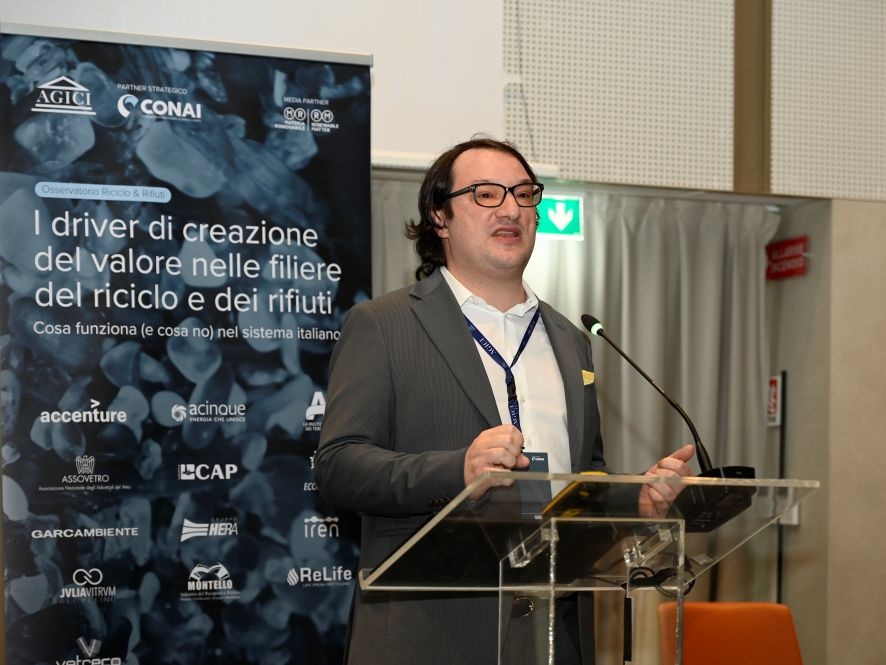 Industria del riciclo, ricavi da 7 miliardi ma margini in rosso: il settore cerca un nuovo modello per crescere