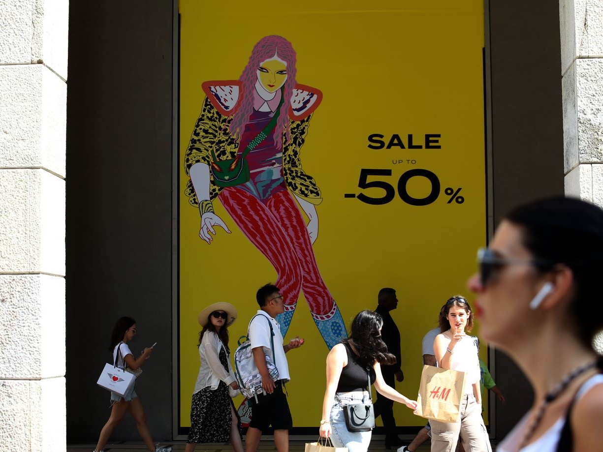 Assalto agli affari, già spesi 700 milioni prima dei saldi estivi ufficiali