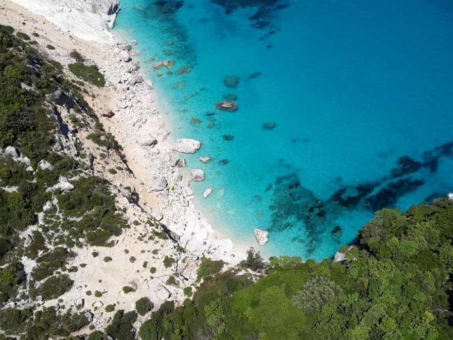 Vacanze estate 2025, Sardegna da sogno, ma da record nei prezzi. Emilia Romagna la più conveniente