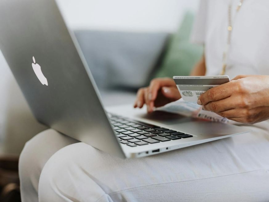 Estate di rincari, ma crescono i prestiti: boom del 'compro ora, pago dopo'