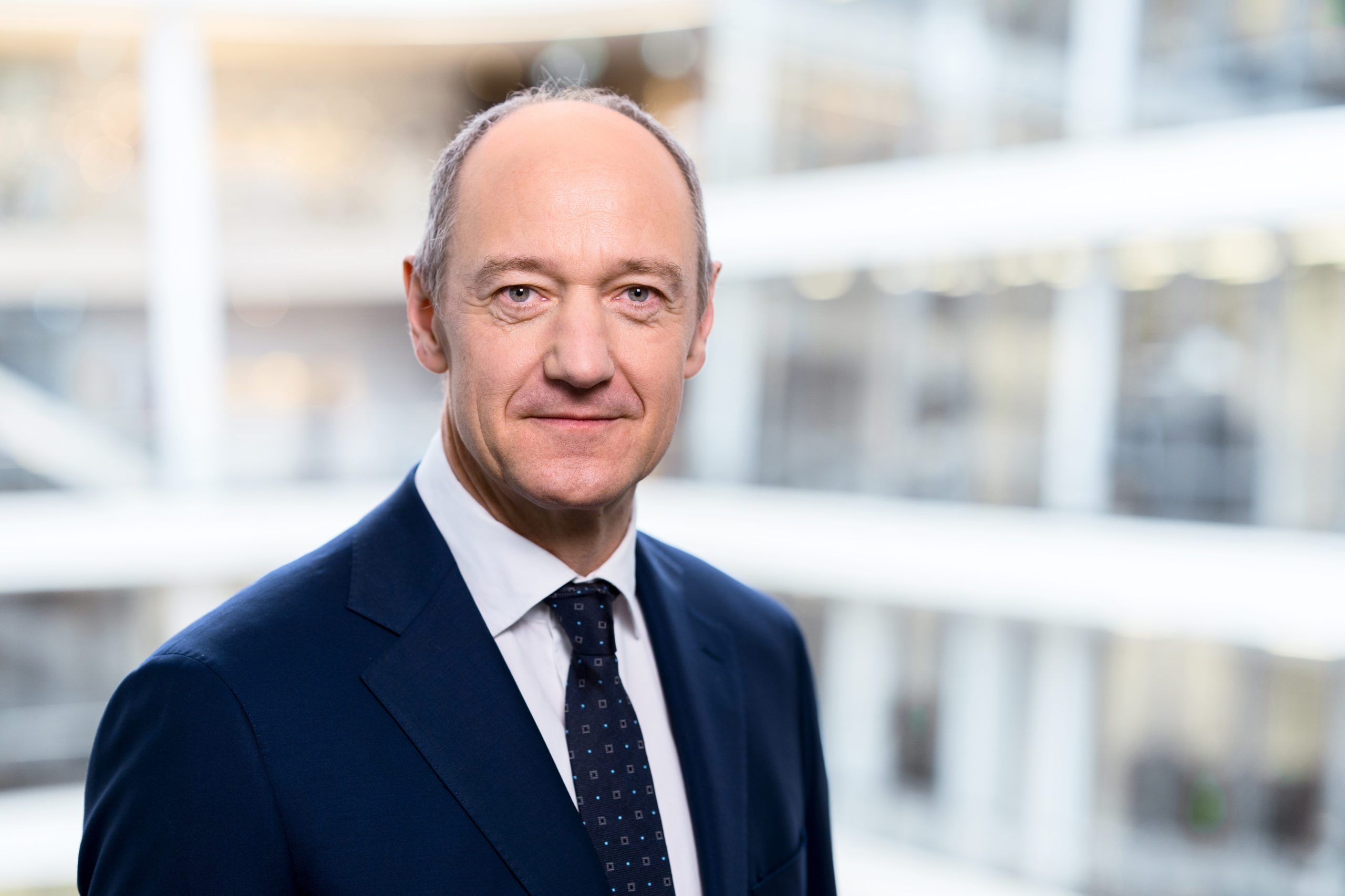 Siemens chiude il terzo trimestre 2025 con utili record e forte slancio industriale