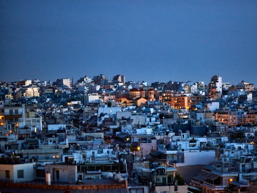 Grecia paralizzata da uno sciopero generale contro l'estensione dell'orario di lavoro