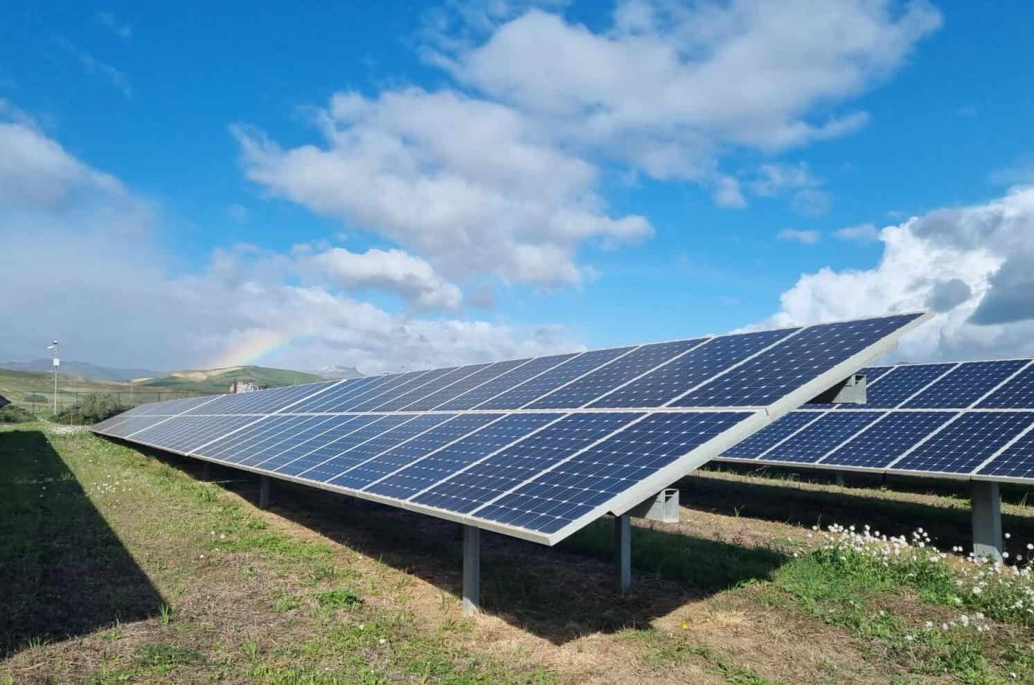 Cina, il boom del fotovoltaico si trasforma in crisi: governo in pressing sulle aziende