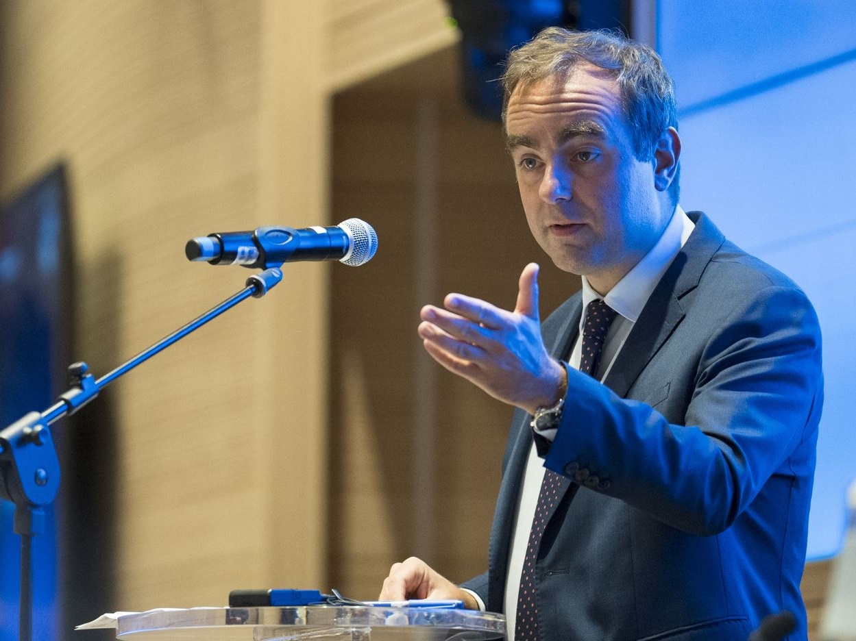 Caos politico in Francia, Lecornu: Il Paese viene prima del tuo partito