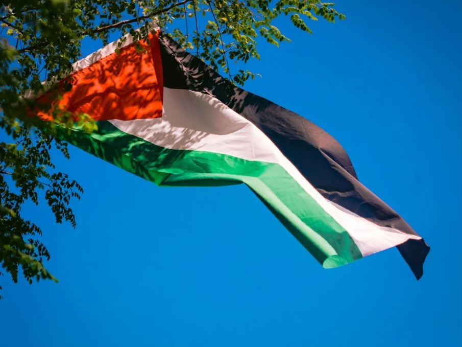 Pace: migliaia di palestinesi in marcia, con ogni mezzo, per tornare a Gaza
