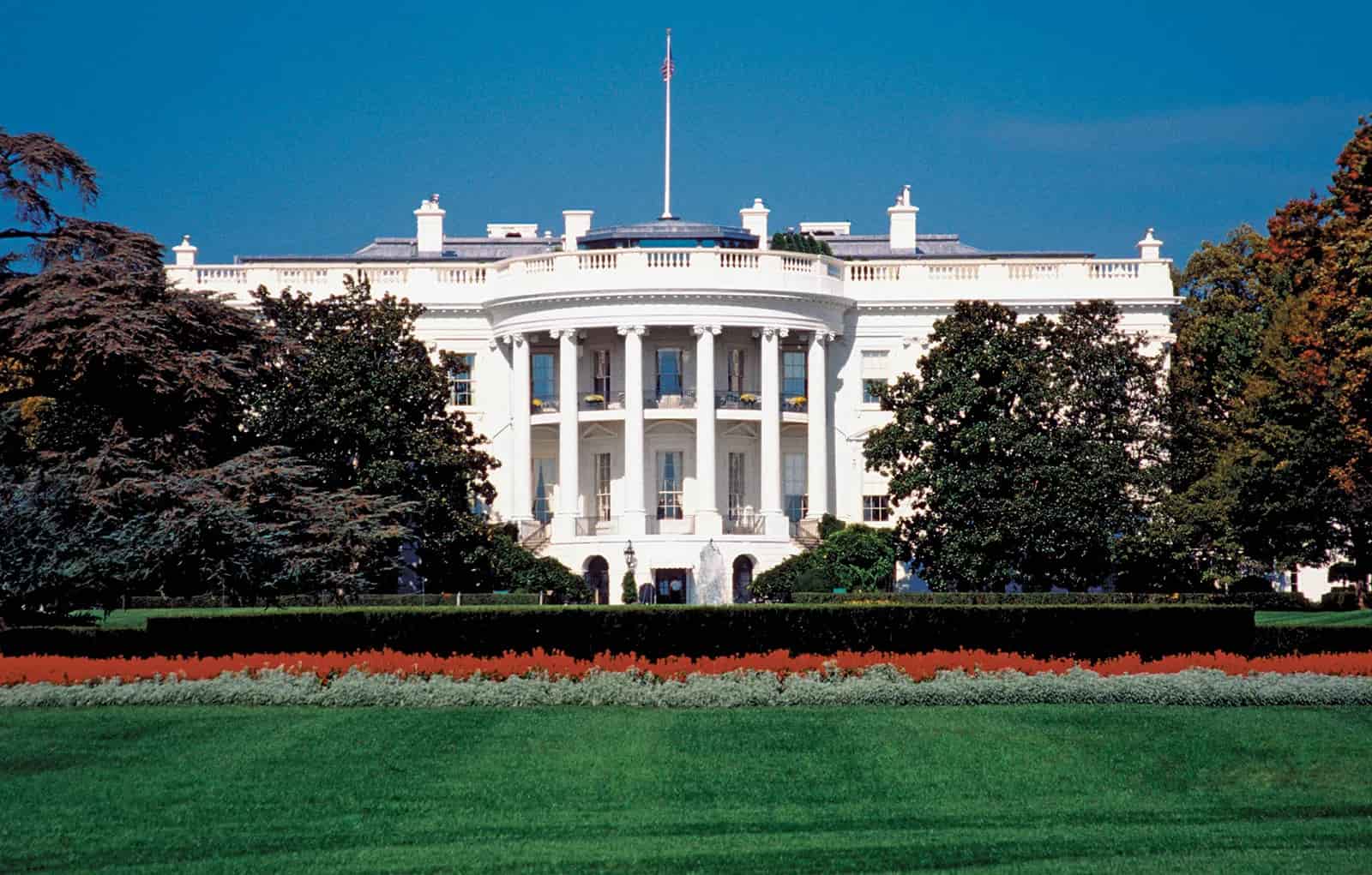 Usa vs Iran: Washington agli americani in Iran: nascondetevi, non possiamo assistervi
