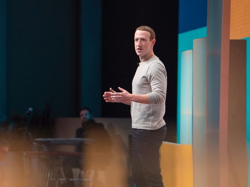 Tech: alla fine Zuckerberg va in aula per il processo a Meta