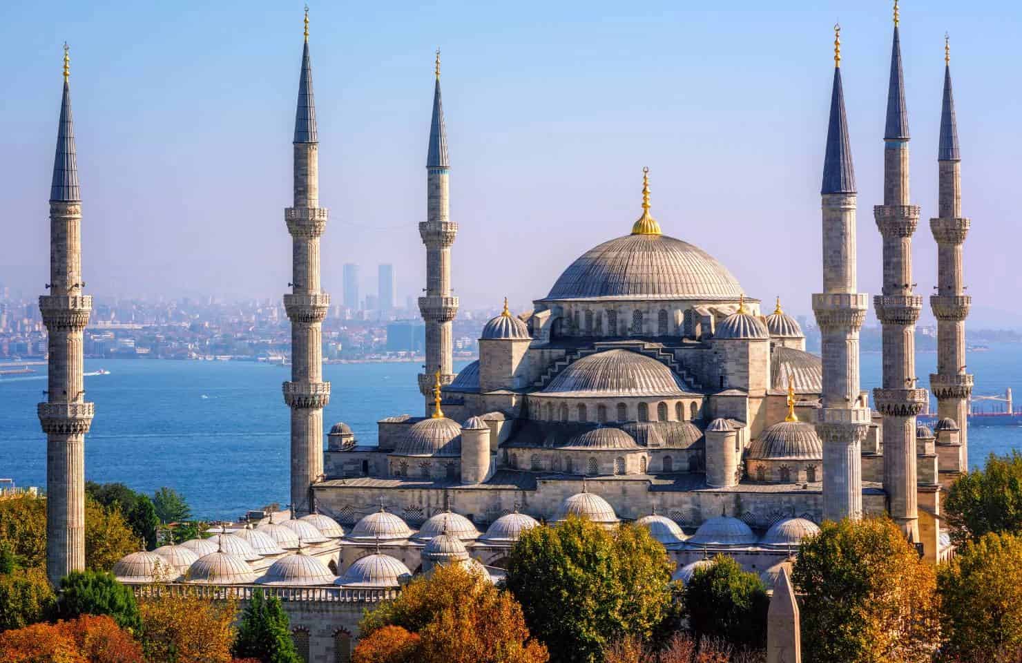 Turchia: arrestati i vertici di un gruppo della difesa. L'accusa è di spionaggio militare