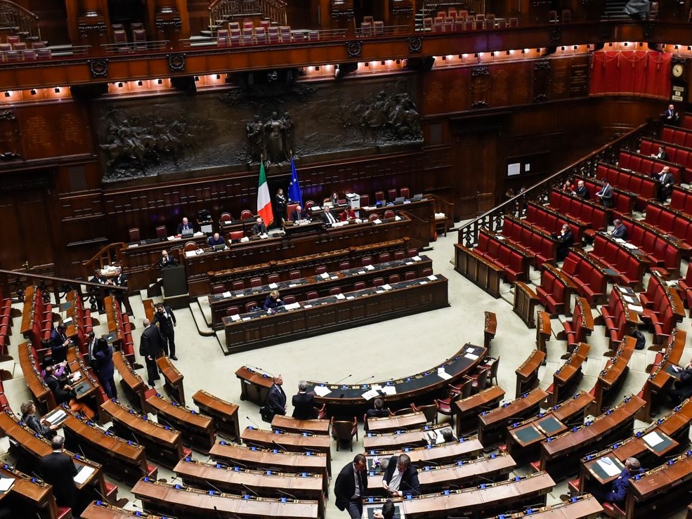Cittadinanza, il decreto è legge: approvato in via definitiva alla Camera, tutte le novità
