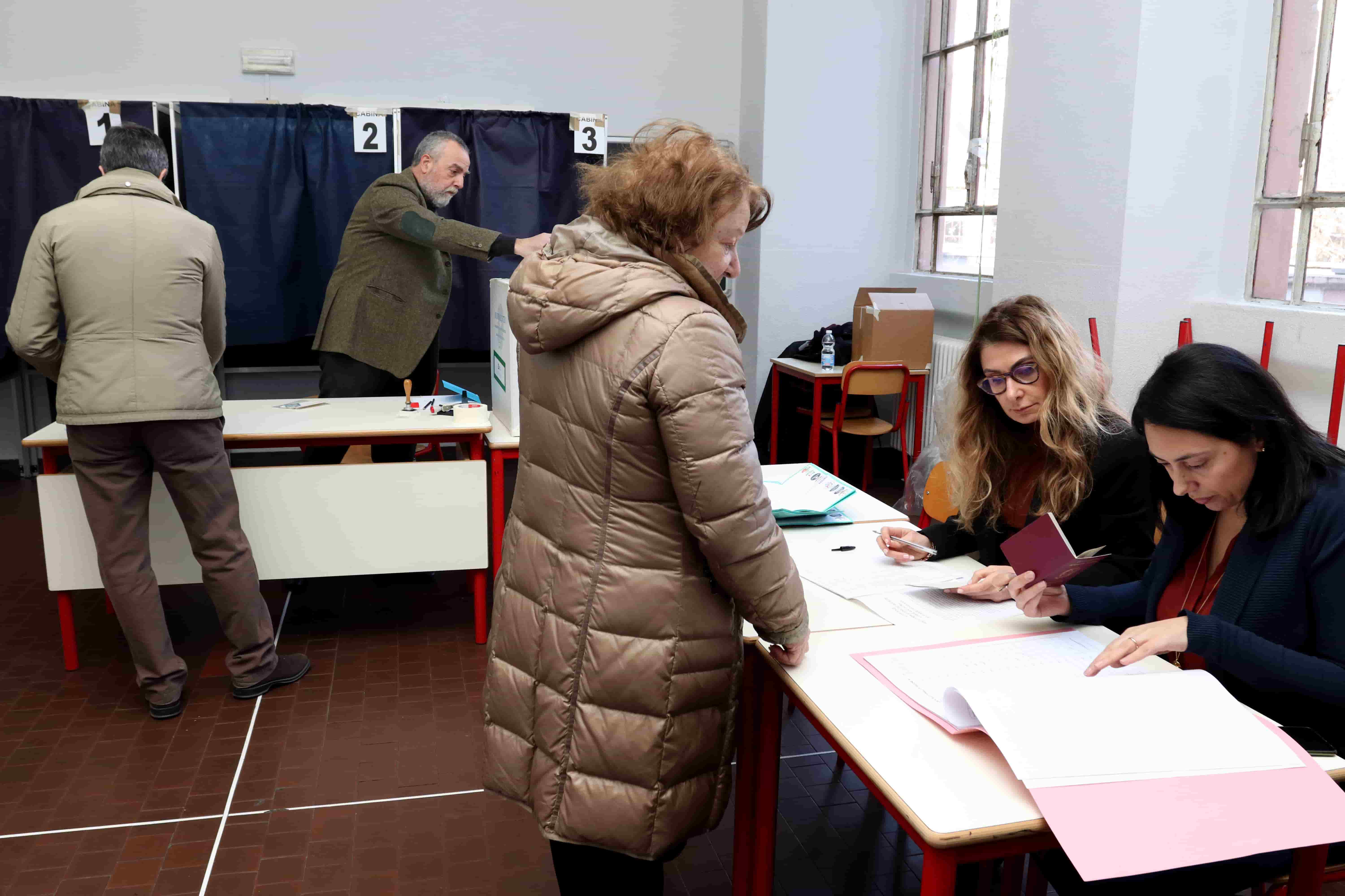 Elezioni regionali in Toscana al via, l'incognita ballottaggio al 40%