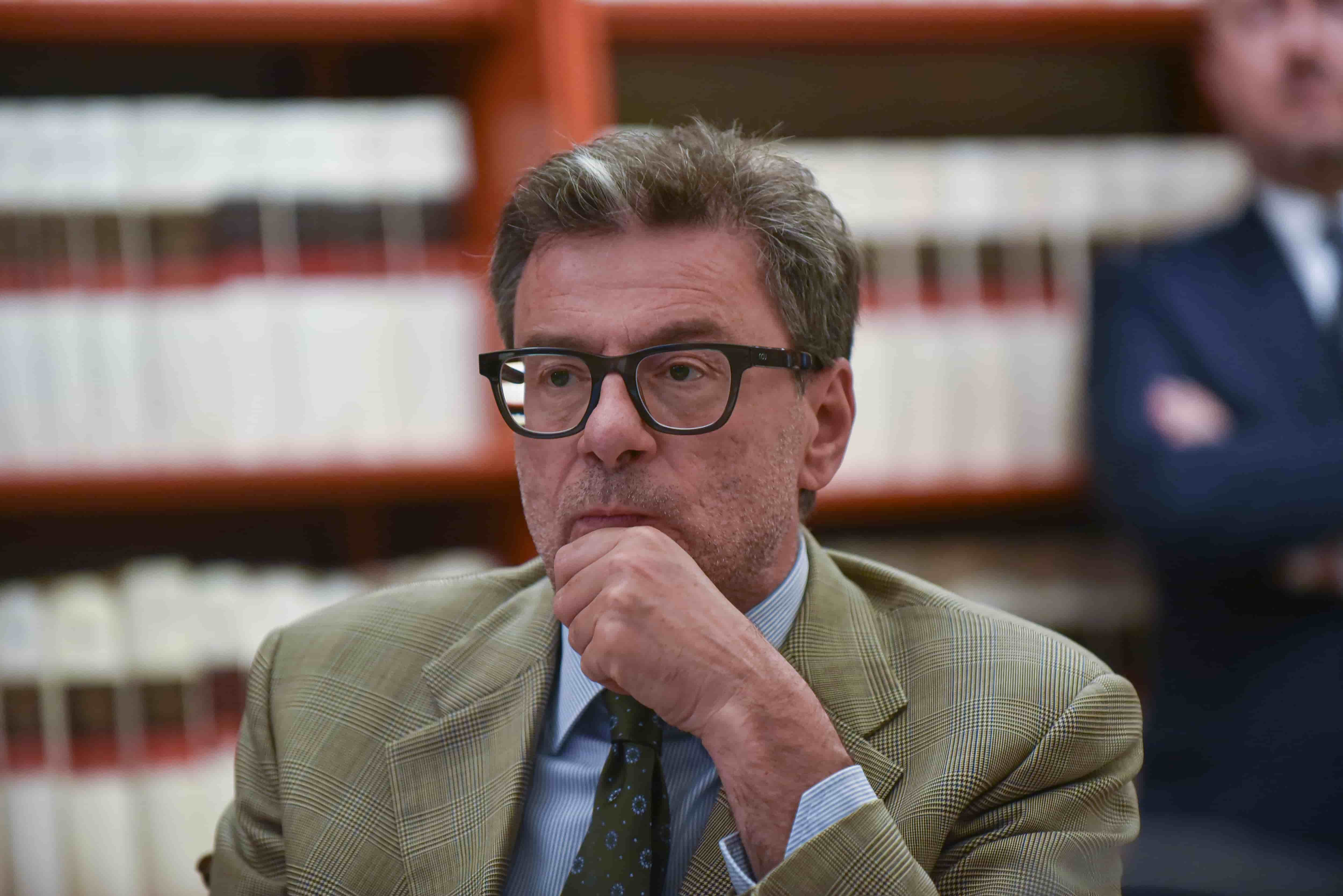 Giorgetti: “Prudenza e responsabilità per la finanza pubblica, ma sostegno a famiglie, imprese e lavoratori”