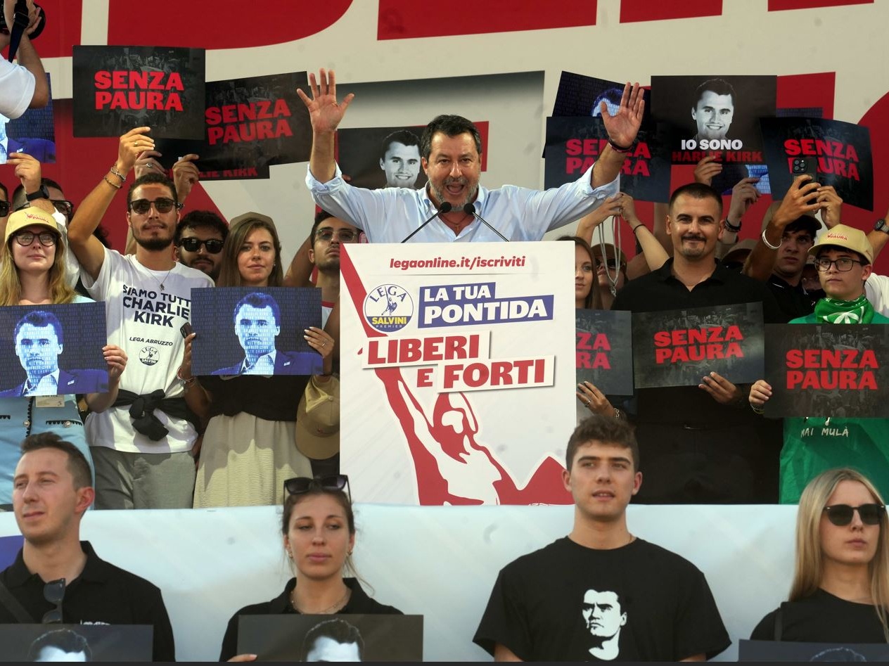 Pontida, la Lega alza i toni: Salvini è ecumenico, Vannacci incendia i padani al grido di 'fuori lo straniero'