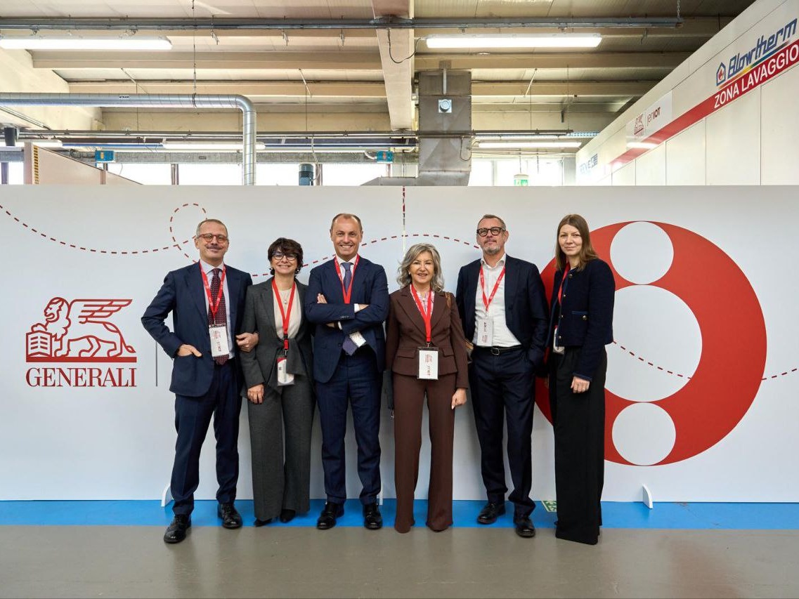 Smartphone alla guida, il nuovo report di Generali jeniot rivela rischi reali e distanze “invisibili” percorse