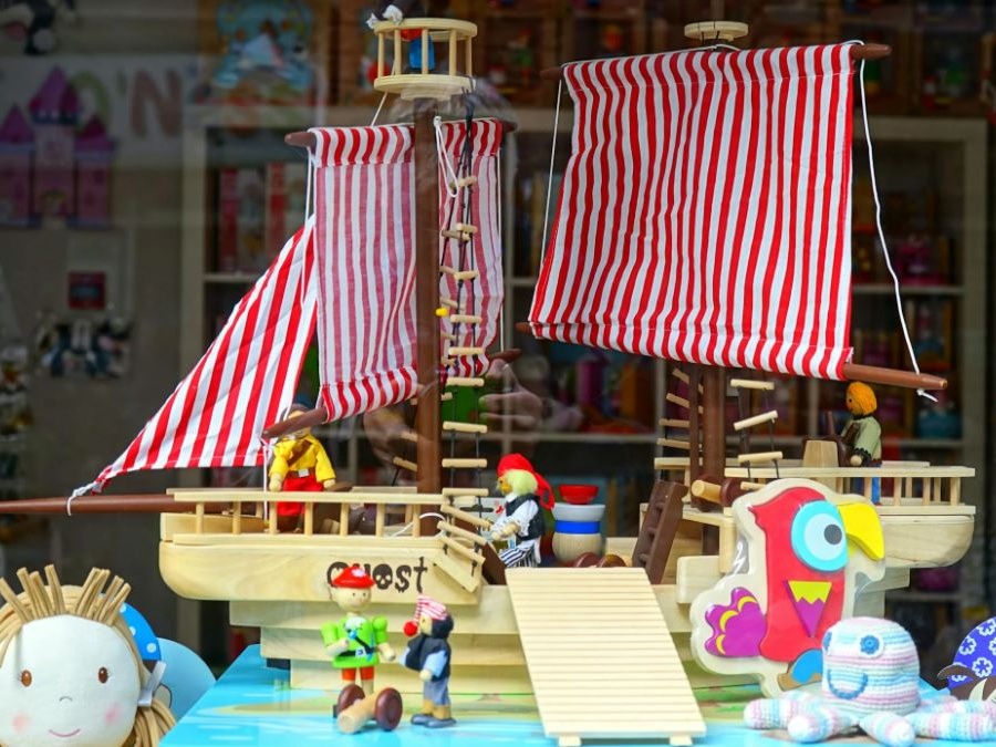 Giocattoli online, l’86% dei prodotti extra-UE è fuori norma: l’allarme di Assogiocattoli