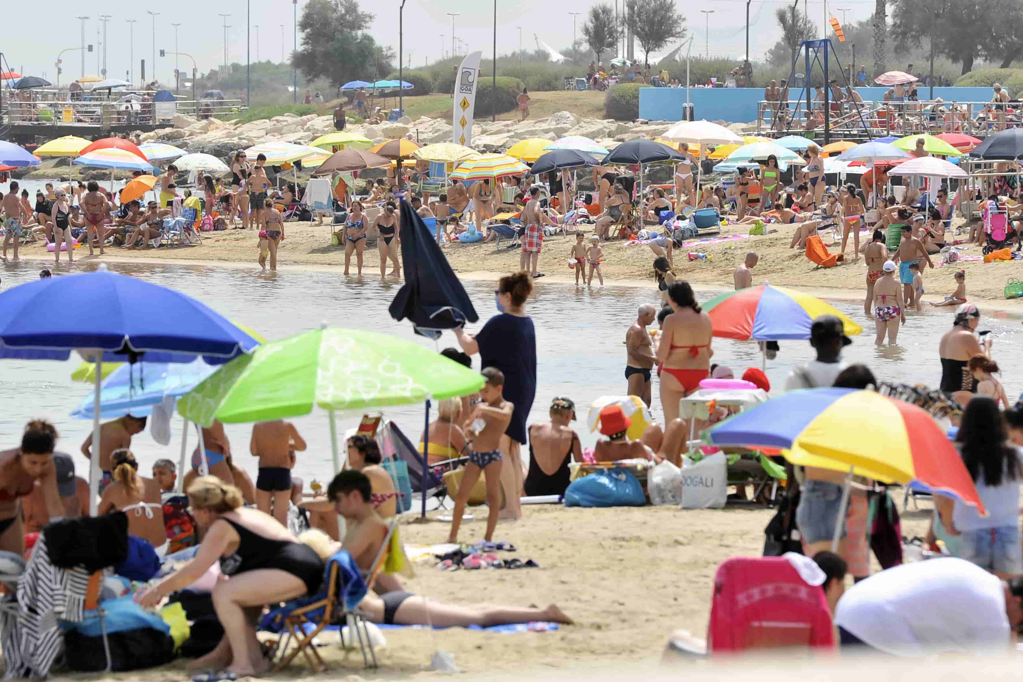 Estate 2025 da record con 36,1 milioni di italiani in vacanza, boom del turismo destagionalizzato